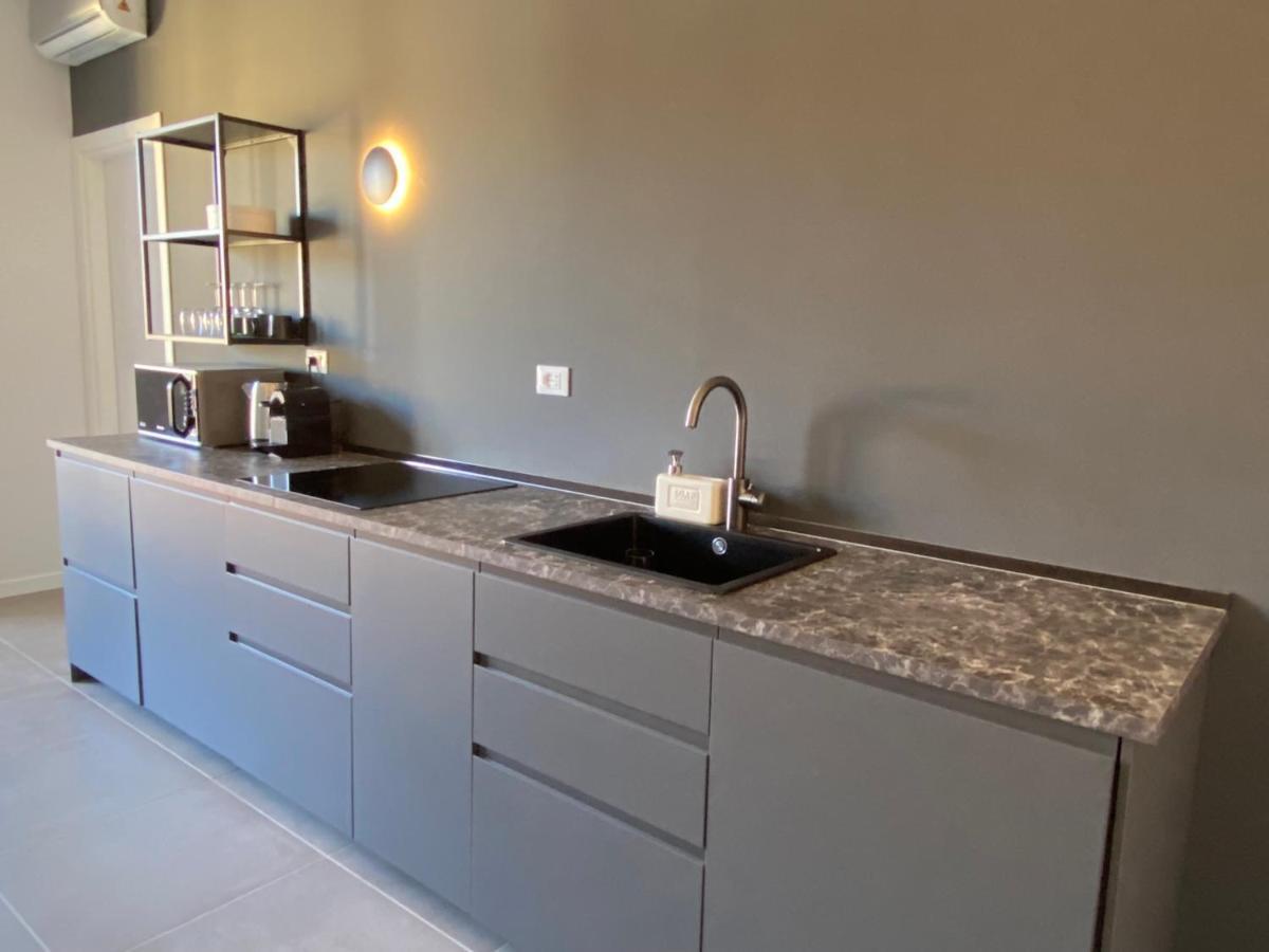 Vittoria Holiday Home Verona Esterno foto
