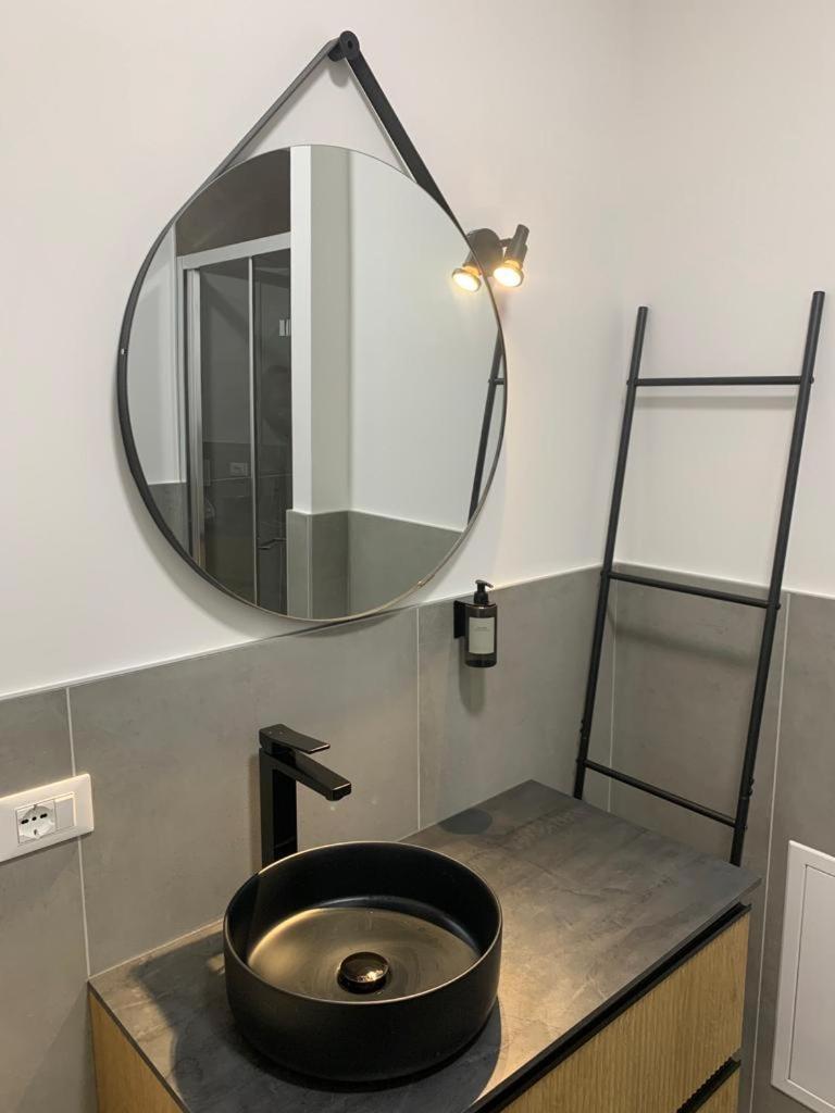 Vittoria Holiday Home Verona Esterno foto